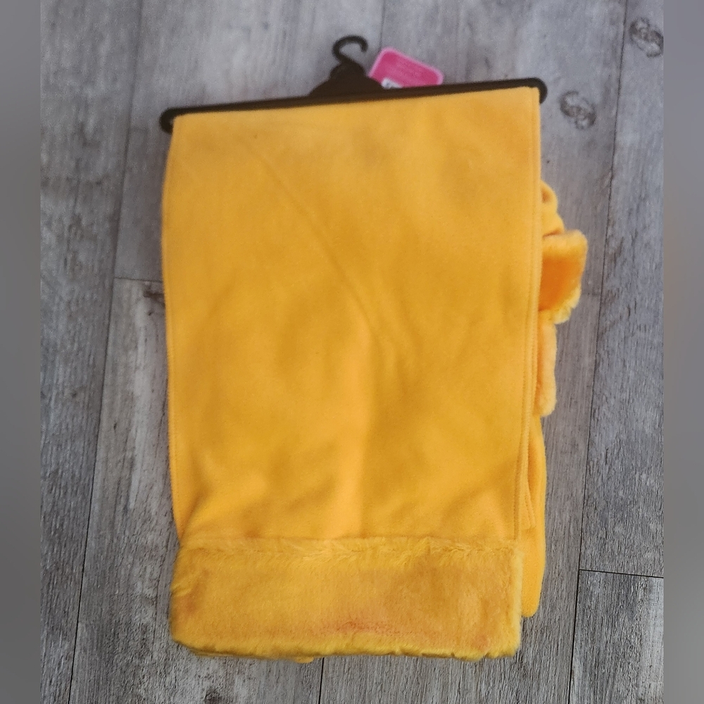 Ultra Lite Warm Stylish 3pc Mustard Yellow Scarf, Hat, and Glove Set - Picture 4 of 4